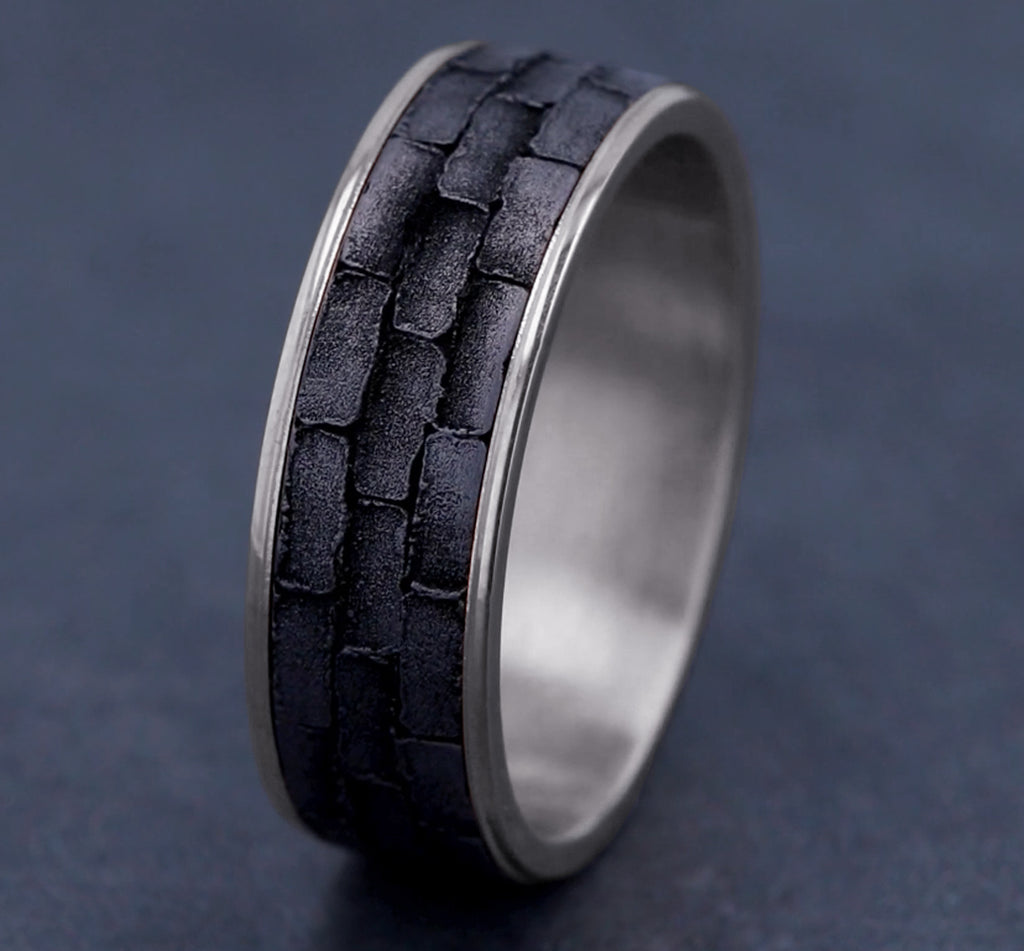 THE MASON 7.5mm, Comfort fit, 14K White Gold and Grey Tantalum, Brick pattern, thin edges