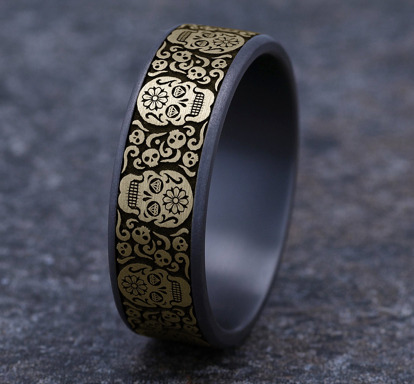 THE SUGAR SKULL 7.5mm, Comfort fit, Grey Tantalum and 14K Yellow Gold, Sugar skull pattern, thin edges