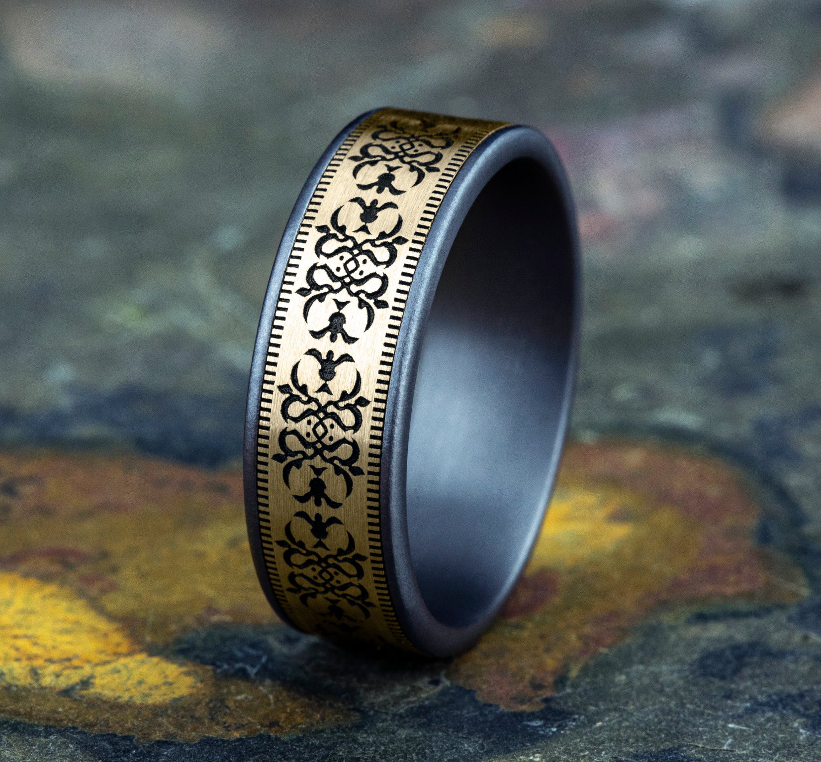 THE CORTONA 7.5mm, Comfort fit, Grey Tantalum and 14K Yellow, Baroque style pattern with milgrain detail