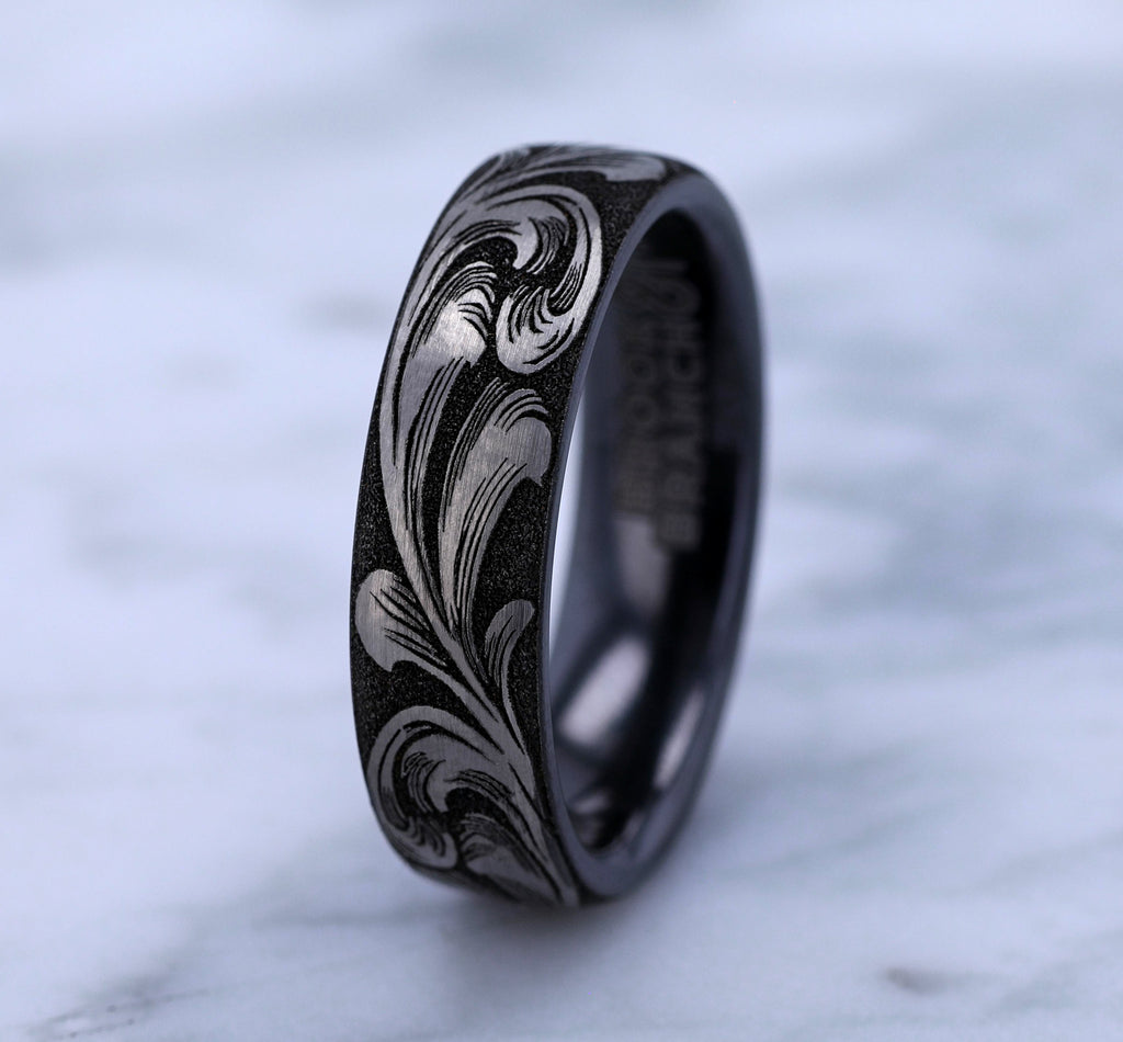 THE BARREL SCRIPT 6.5mm, European comfort fit, Grey/Black Titanium, Large barrel script pattern