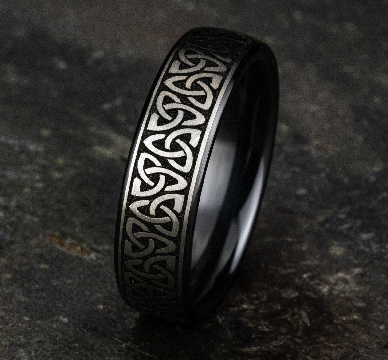 THE CARLOW 6.5mm, European comfort fit, Grey/Black Titanium, Celtic knot pattern