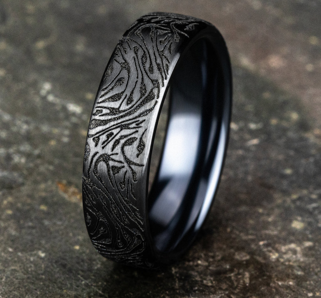 THE SAMURAI 6.5mm, European comfort fit, Black Titanium, Faux mokume pattern