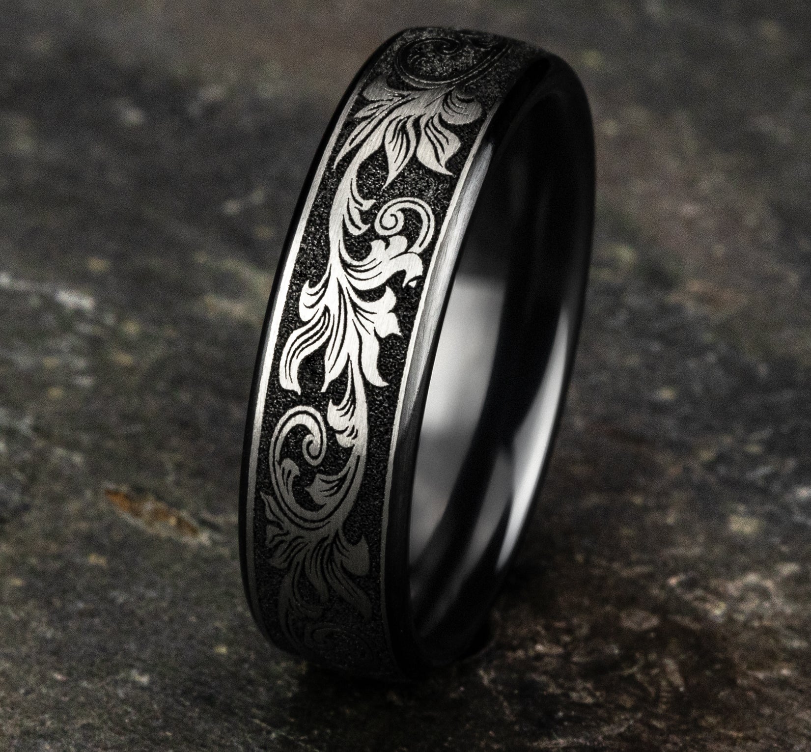 THE PALACE 6.5mm, Comfort fit, Grey/Black Titanium, Vintage script pattern