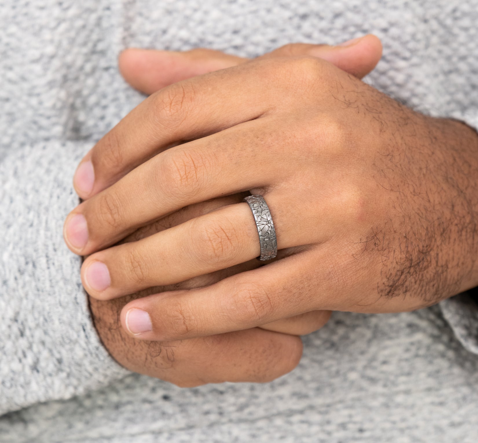 THE KALEIDOSCOPE 6.5mm, Comfort fit, Grey Tantalum, Kaleidoscope pattern
