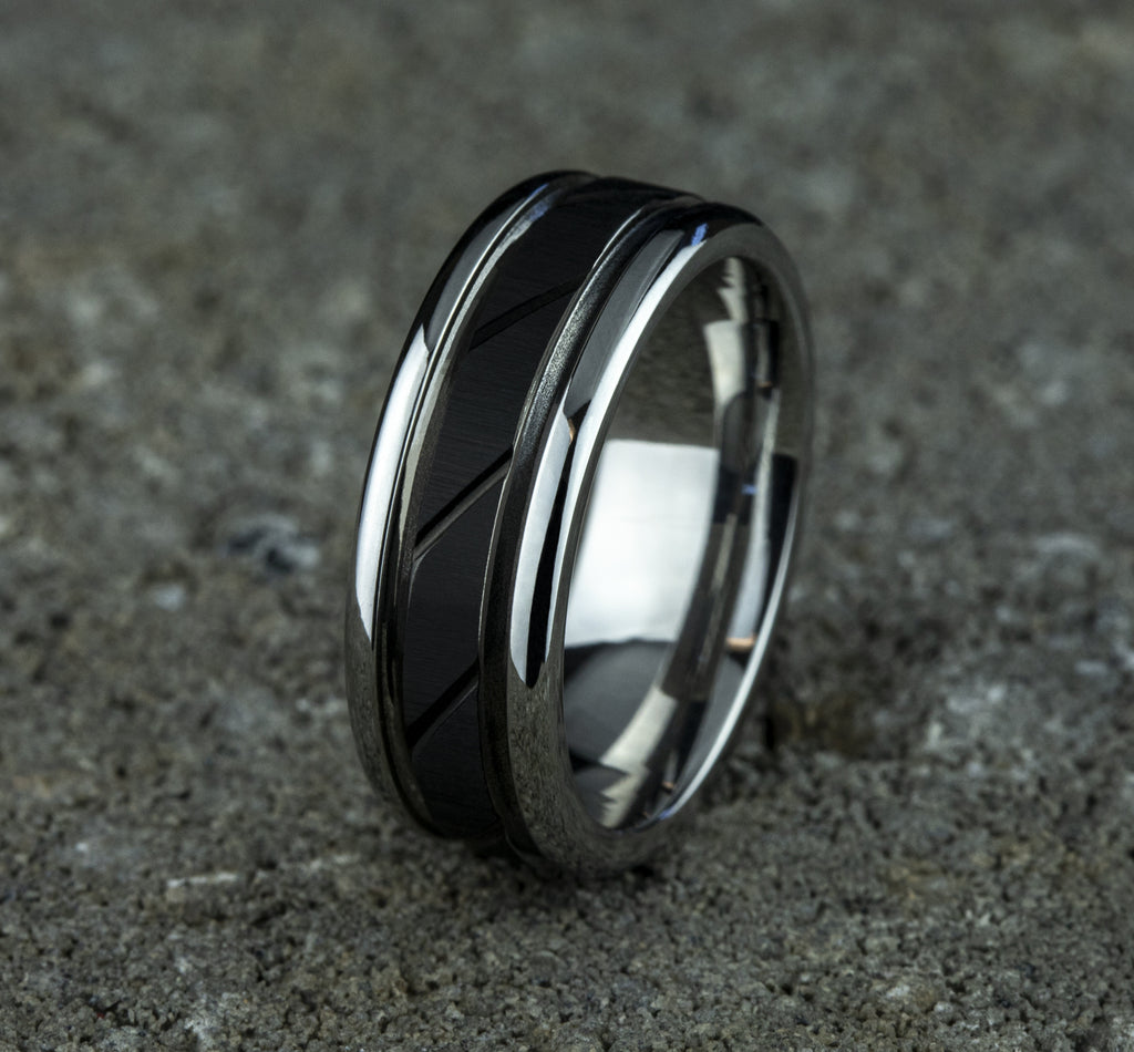 THE RIDGE 8mm, Comfort fit, Black and White Cobalt, Diagonal cut center, polished round edges