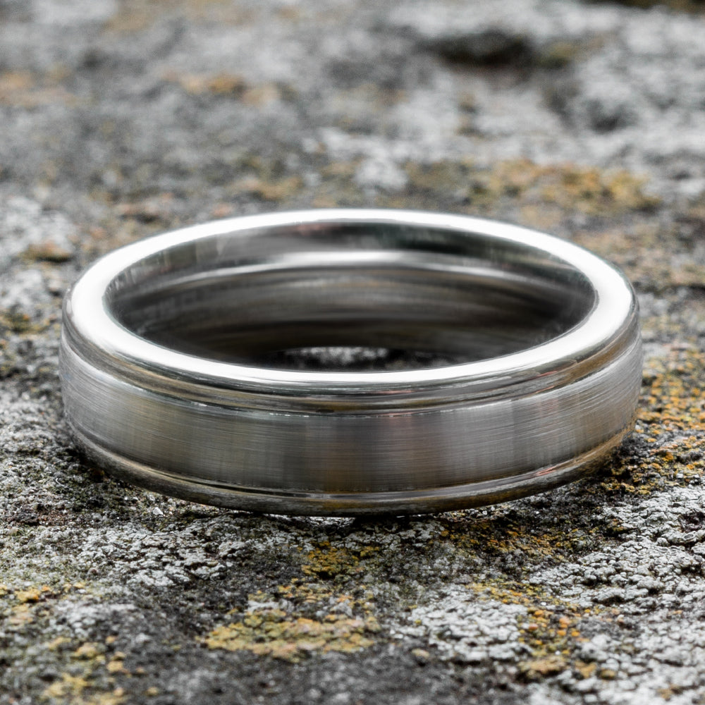 THE WASHINGTON 6mm, Comfort fit, White Cobalt, Satin center, polished round edges