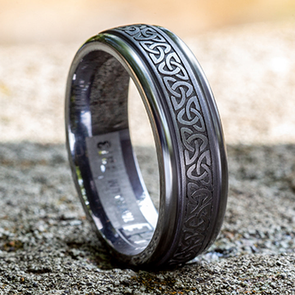 THE LIMERICK 7mm, Comfort fit, Grey Tantalum, Celtic knot pattern, polished round edges