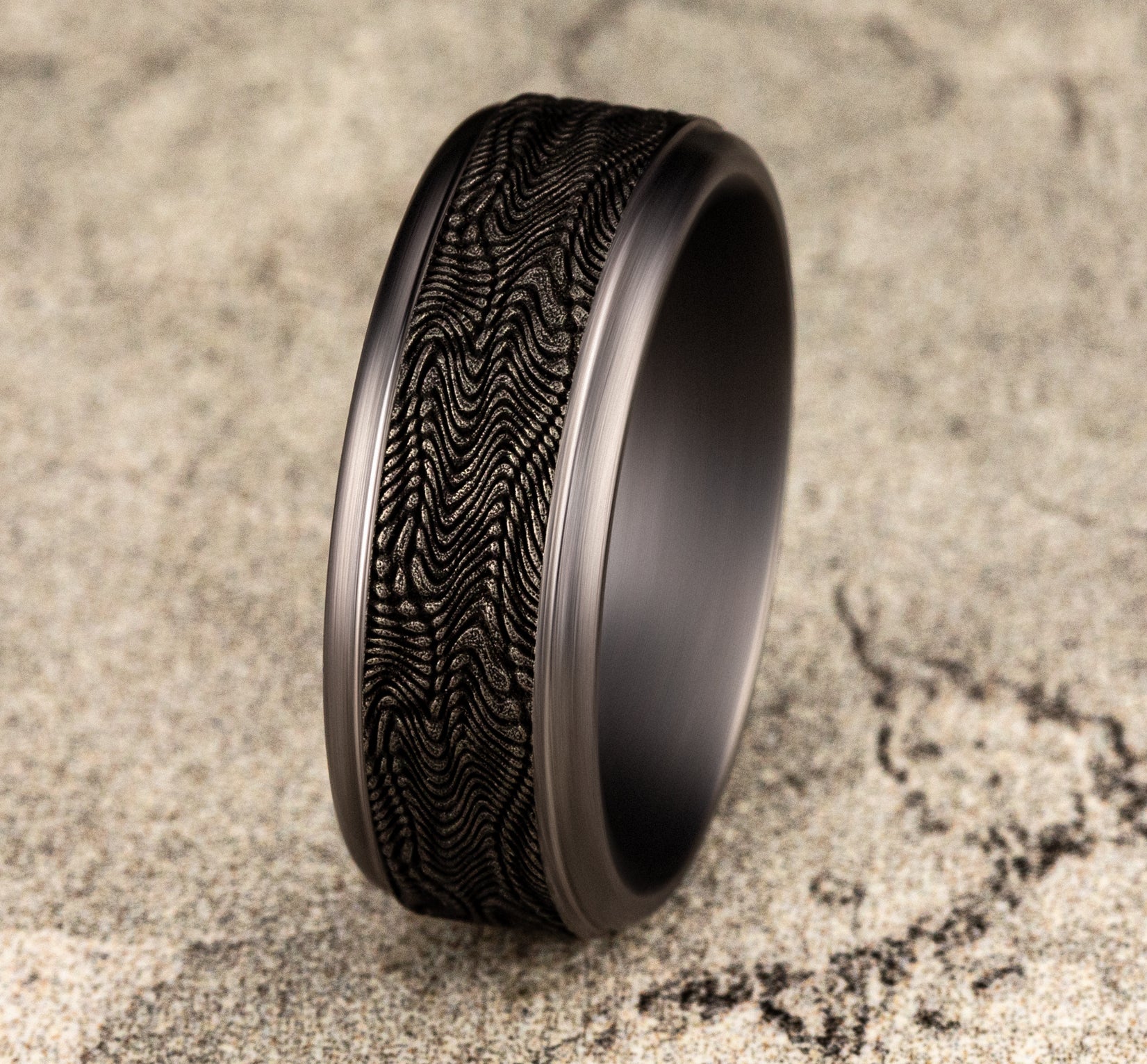 THE MAMBA 8mm, Comfort fit, Grey Tantalum, Snakeskin patterned center, polished round edges