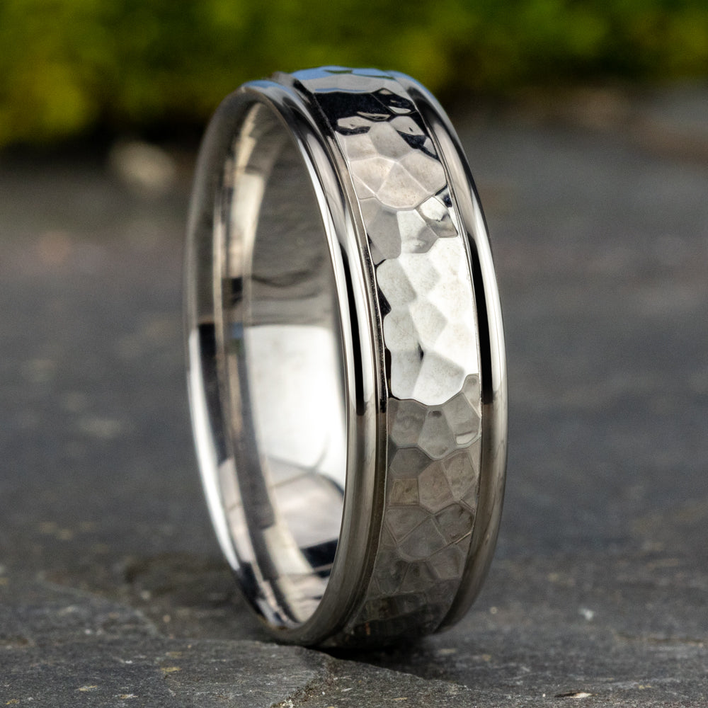 THE WILSON 6.5mm, Comfort fit, 14K White Gold, Hammered polished finish center, polished round edges