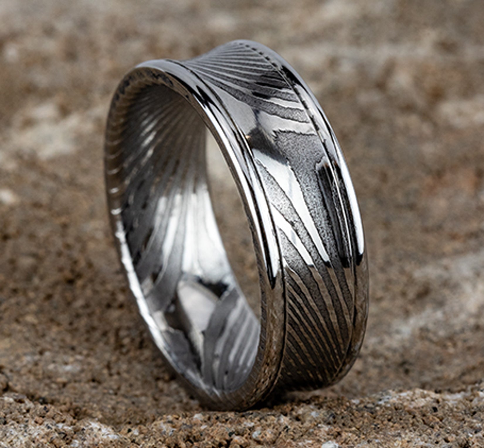 THE DESOTO 7.5mm, Comfort fit, Damascus Steel, Concave center, polished round edges
