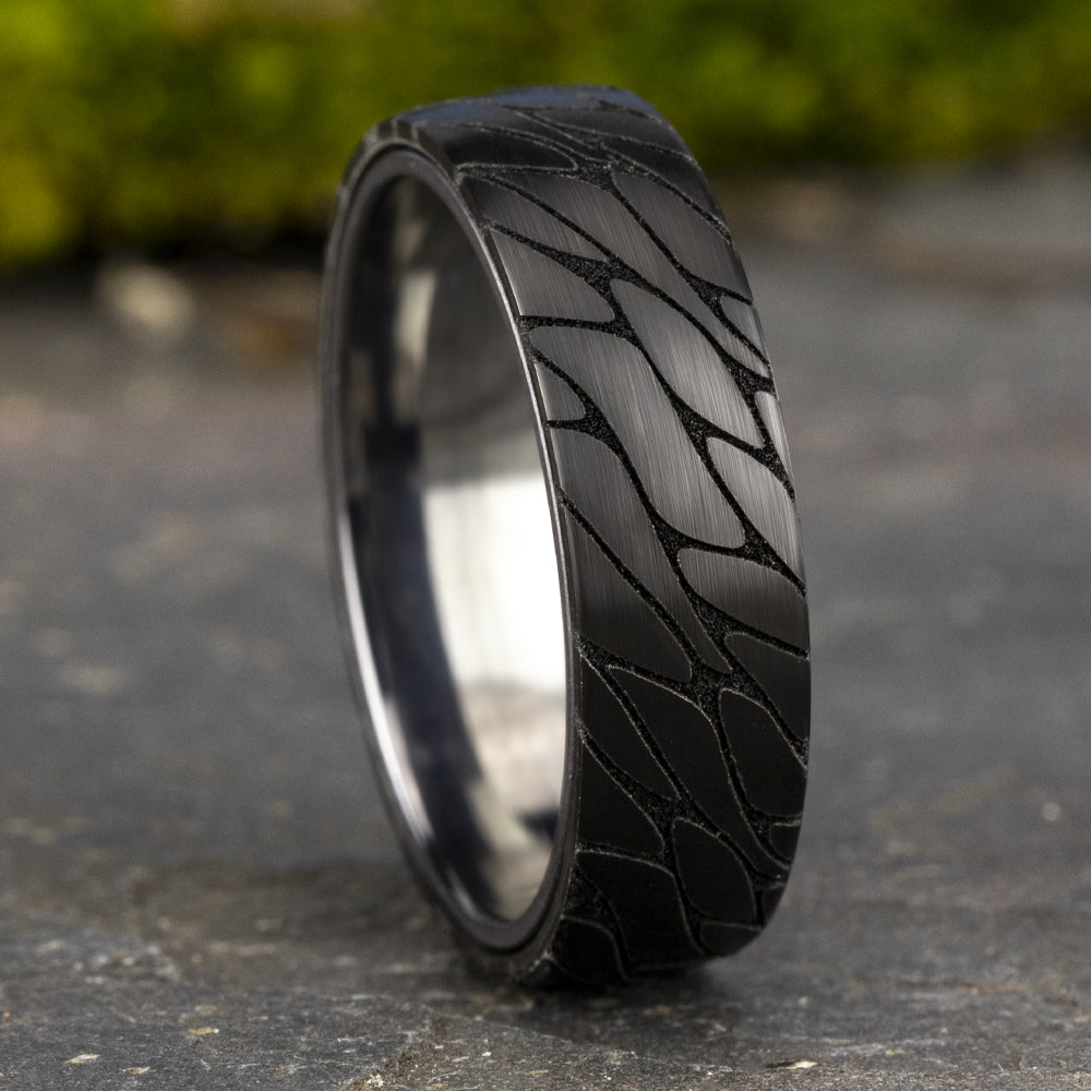 THE GOODMAN 6.5mm, Comfort fit, Grey Tantalum and Black Titanium, Pebble pattern
