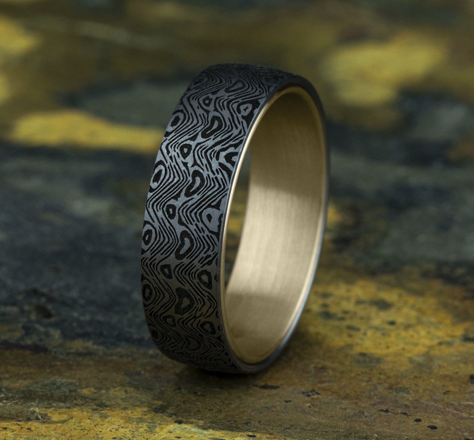 THE WAVE 6.5mm, Comfort fit, 14K Yellow Gold and Grey Tantalum, Unique Tamascus design