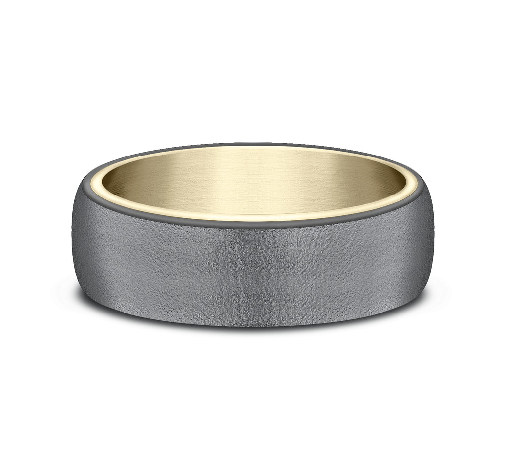 THE COMMODORE 6.5mm, Comfort fit, 14K Yellow Gold and Darkened Tantalum, Wire brush finish