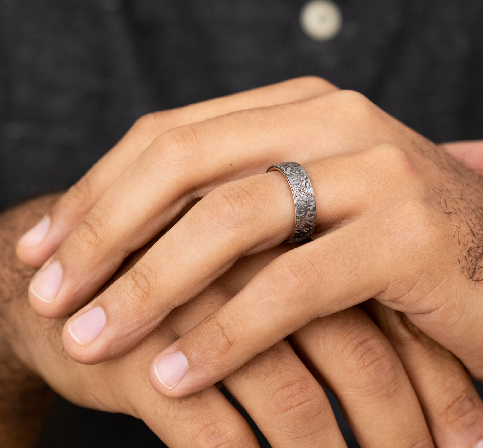 THE DIABLO 6.5mm, Comfort fit, Grey Tantalum and 14K Rose Gold, Meteorite pattern