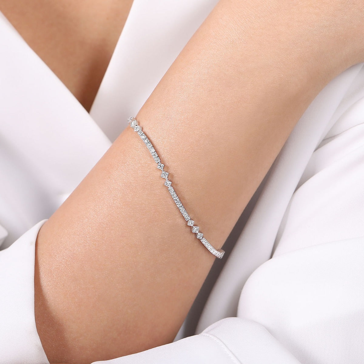 Luminara Voyage Symphony 14K White Gold Diamond Tennis Bracelet