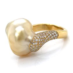 18K Yellow Gold South Sea Pearl & Diamond Ring